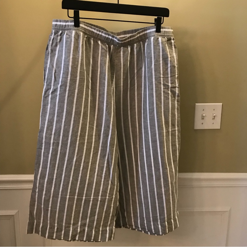 Van Winkle & Company Vertical Stripe Pants, White & Grey, Size L